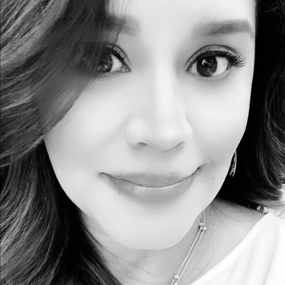 Meet your Posher, Heather - Picture 1 of 1